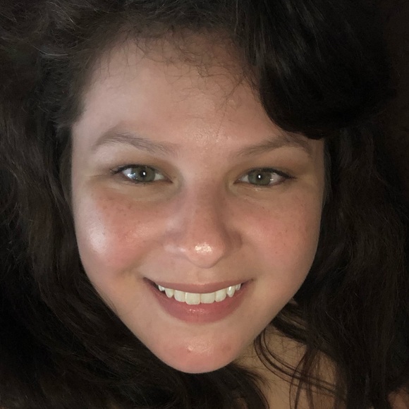 Meet your Posher, Emily - Picture 1 of 1